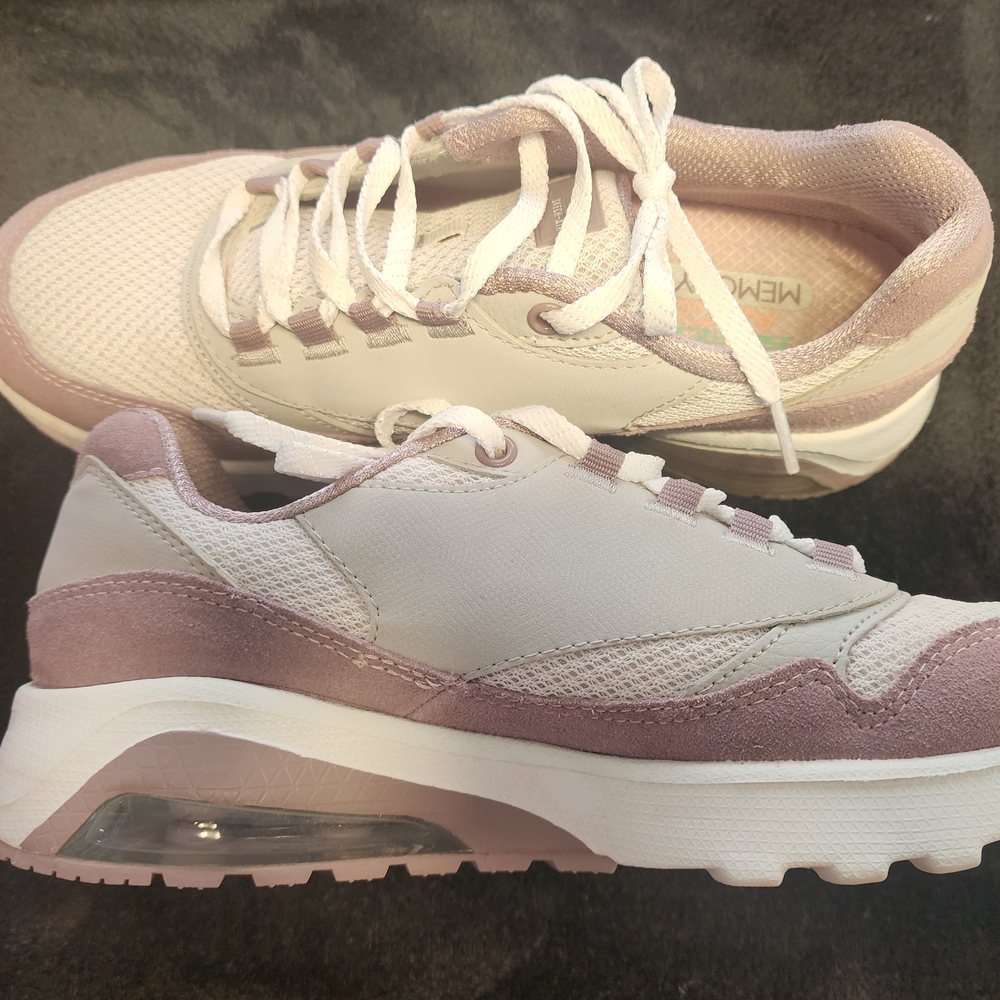 Skechers Women's Blush and White Sneakers